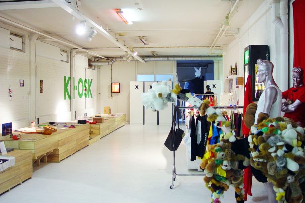 KI-OSK: Lounge – ongoing presentation of design, fashion and art (Wing)